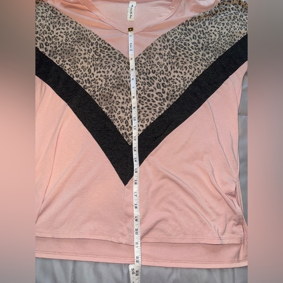 Vanilla Bay Pink and Black Leopard V-Neck Tee - Picture 5 of 6